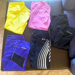 (5) Athleta Capri Leggings